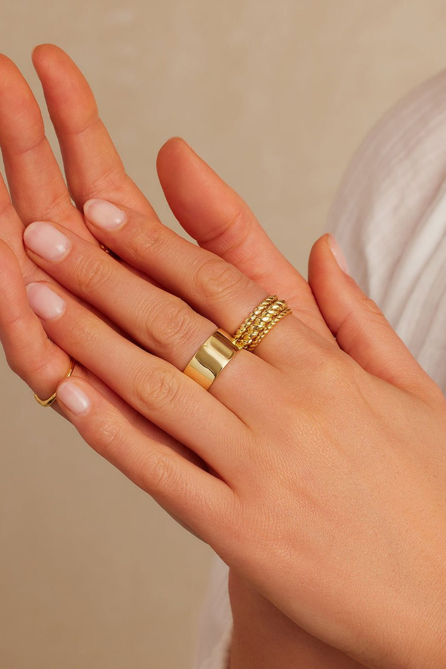 Gorjana Crew Ring Set in Gold, Size 8 – side view