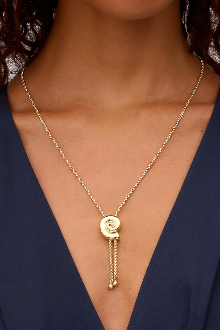 Gorjana Nautilus Bolo Necklace – detail