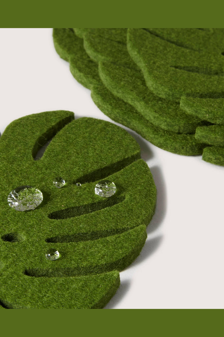 Graf Lantz Monstera Merino Wool Coaster Set in Loden Green – detail