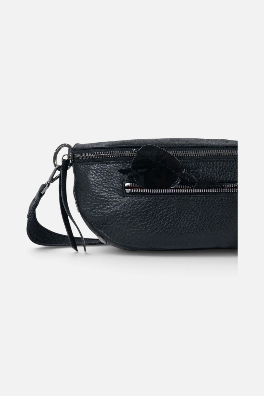 Hammitt Charles 2 in Black/Gunmetal – detail