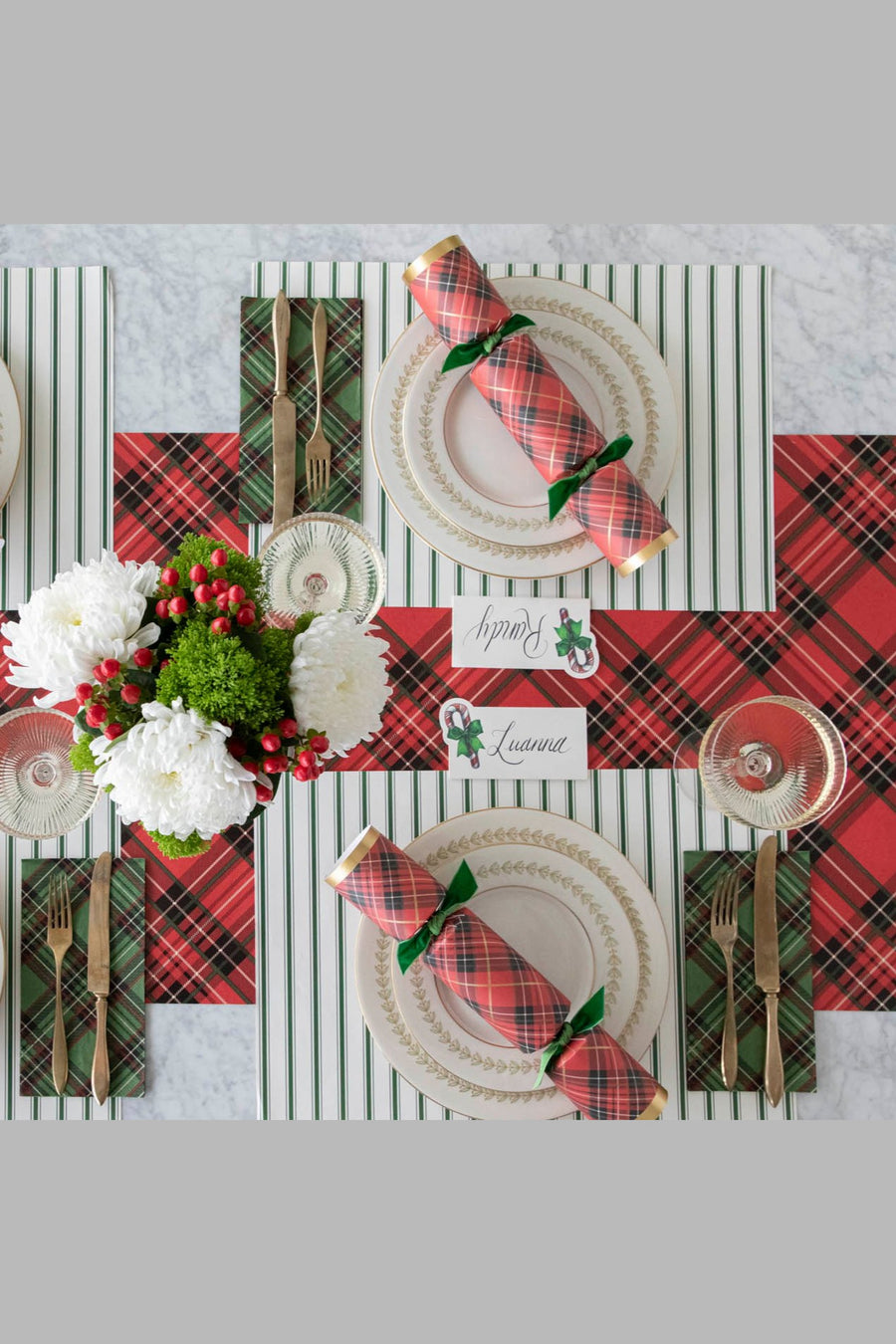 Hester & Cook Red Plaid Crackers – detail