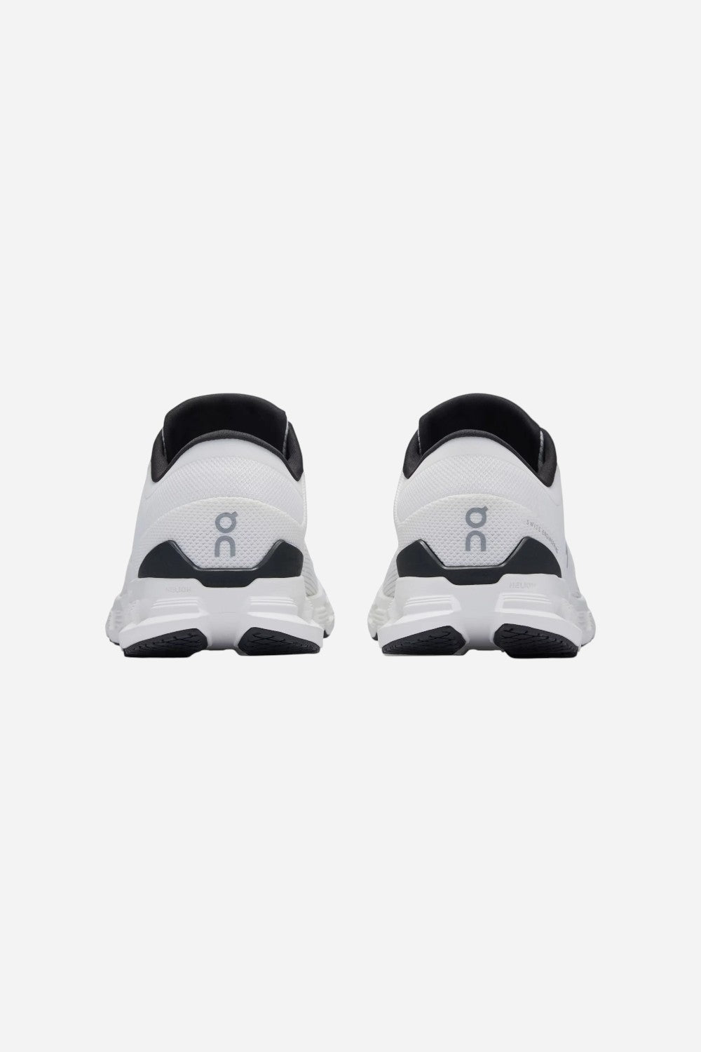 On Running Women's Cloud X 4 Ivory/Black – CHROME