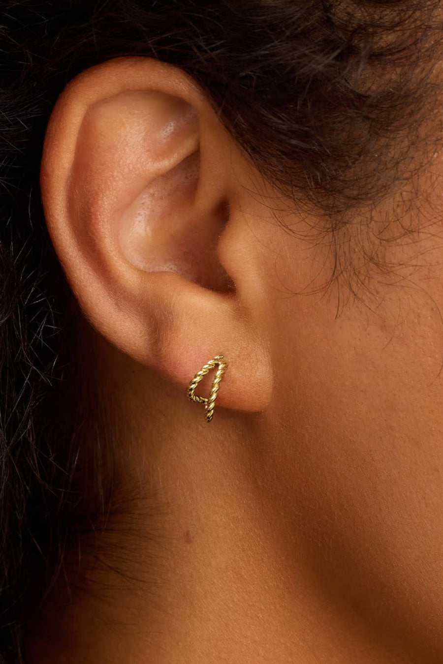 Gorjana Crew Split Huggies Earring in Gold