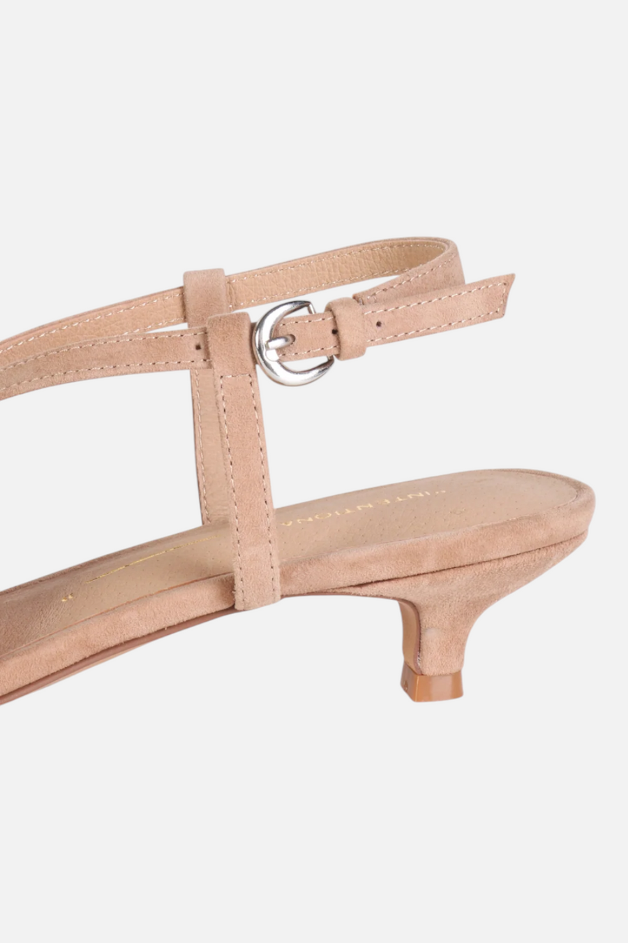 Intentionally Blank Chaperone Fringe Kitten Heel in Taupe – detail