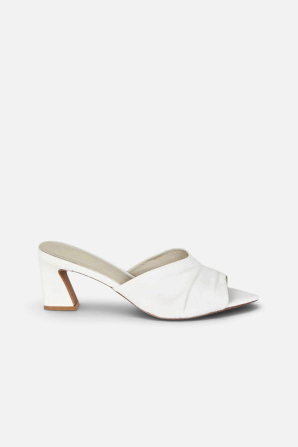 Intentionally Blank Fair Heels in White
