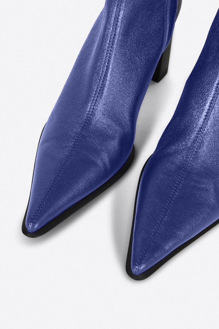 Intentionally Blank Maggie Heeled Ankle Bootie in Galaxy Leather – detail