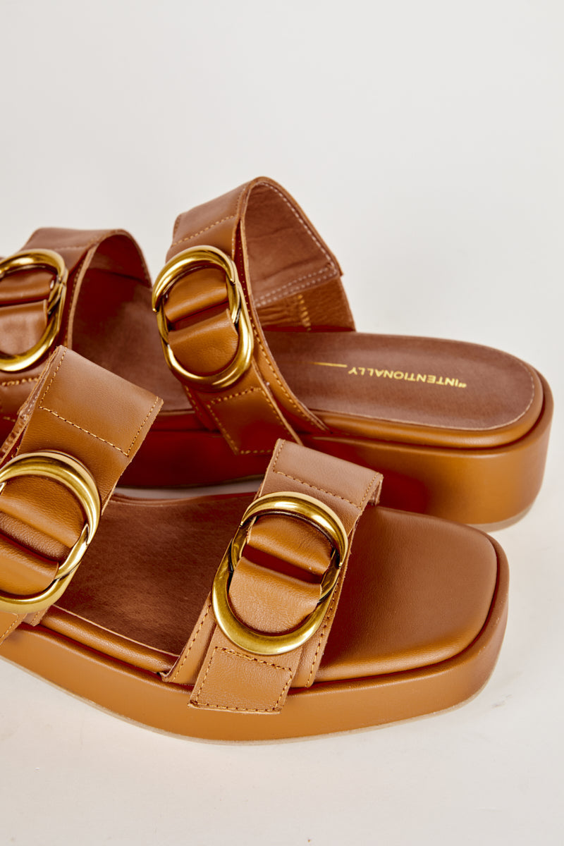 Intentionally Blank Orion Sandal in Whiskey – detail