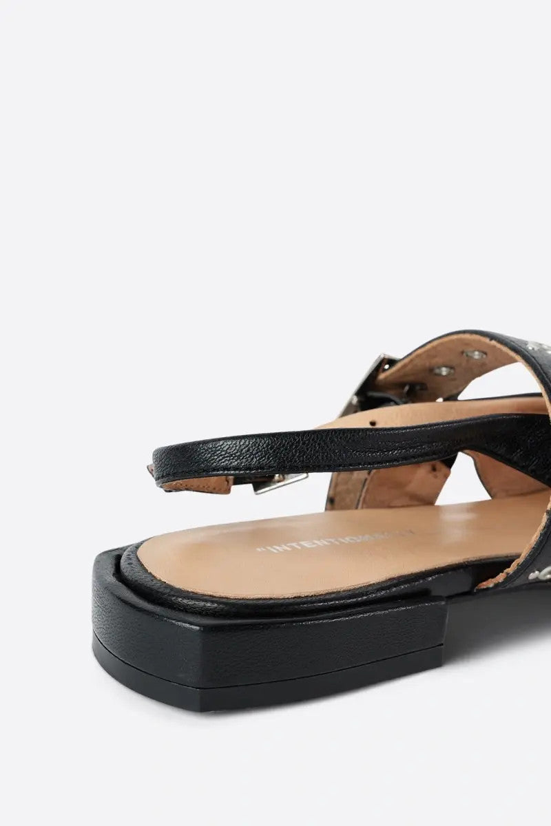Intentionally Blank Pearl Singleback Ballet Flat in Black Sole – flat lay