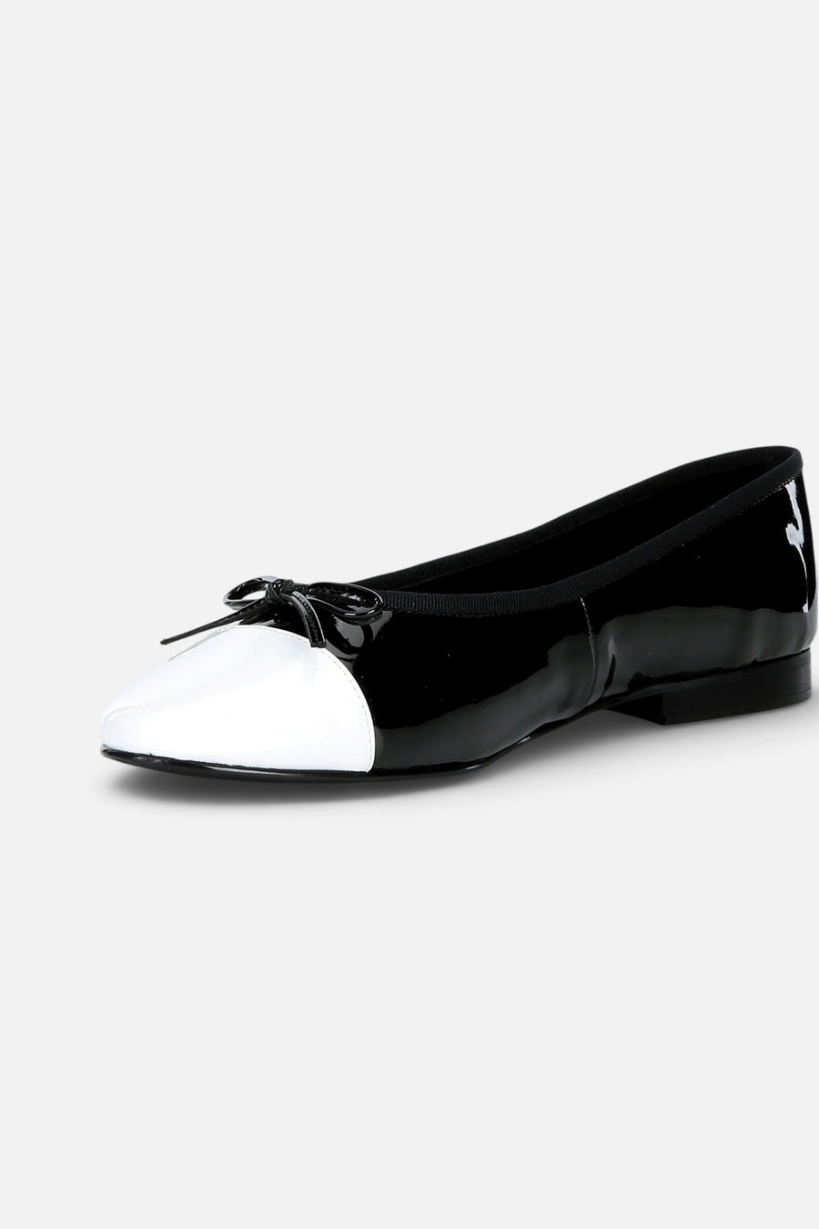 Jeffrey Campbell Women's Arabesque Cap Toe Ballet Flat in Black White Patent – alternate