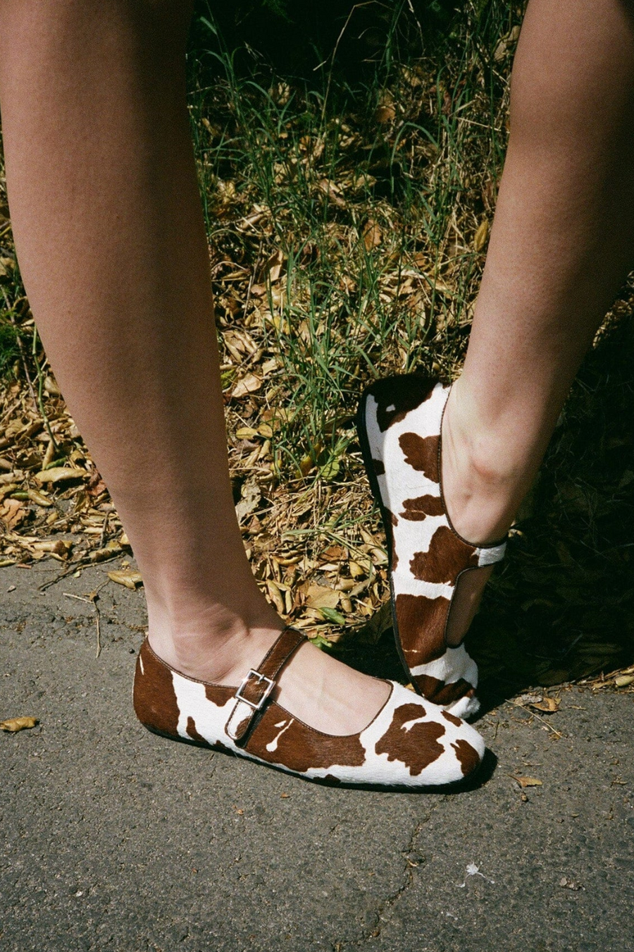 Jeffrey Campbell Women's Elise-2F Flats in Tan White Cow – back view