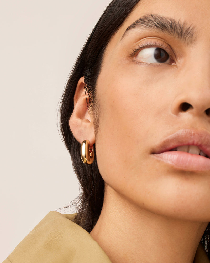 Jenny Bird Puffy U-Link Earrings in Gold – side view