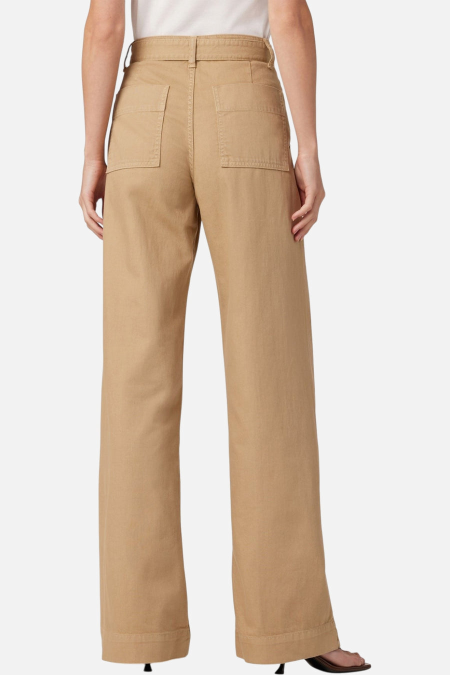 Joes Jeans Pleated Safari Pant in Hazelwood – on model