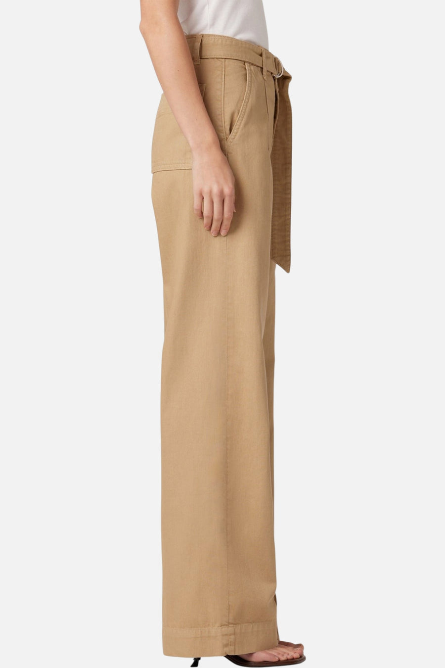 Joes Jeans Pleated Safari Pant in Hazelwood – on model