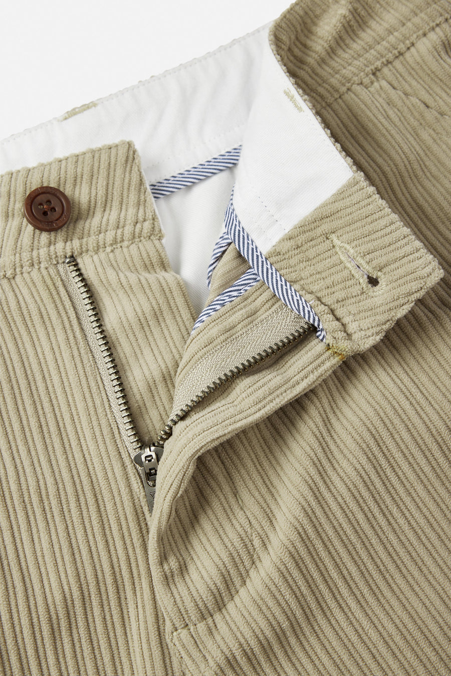 Katin Kennith Short in Aluminum – detail