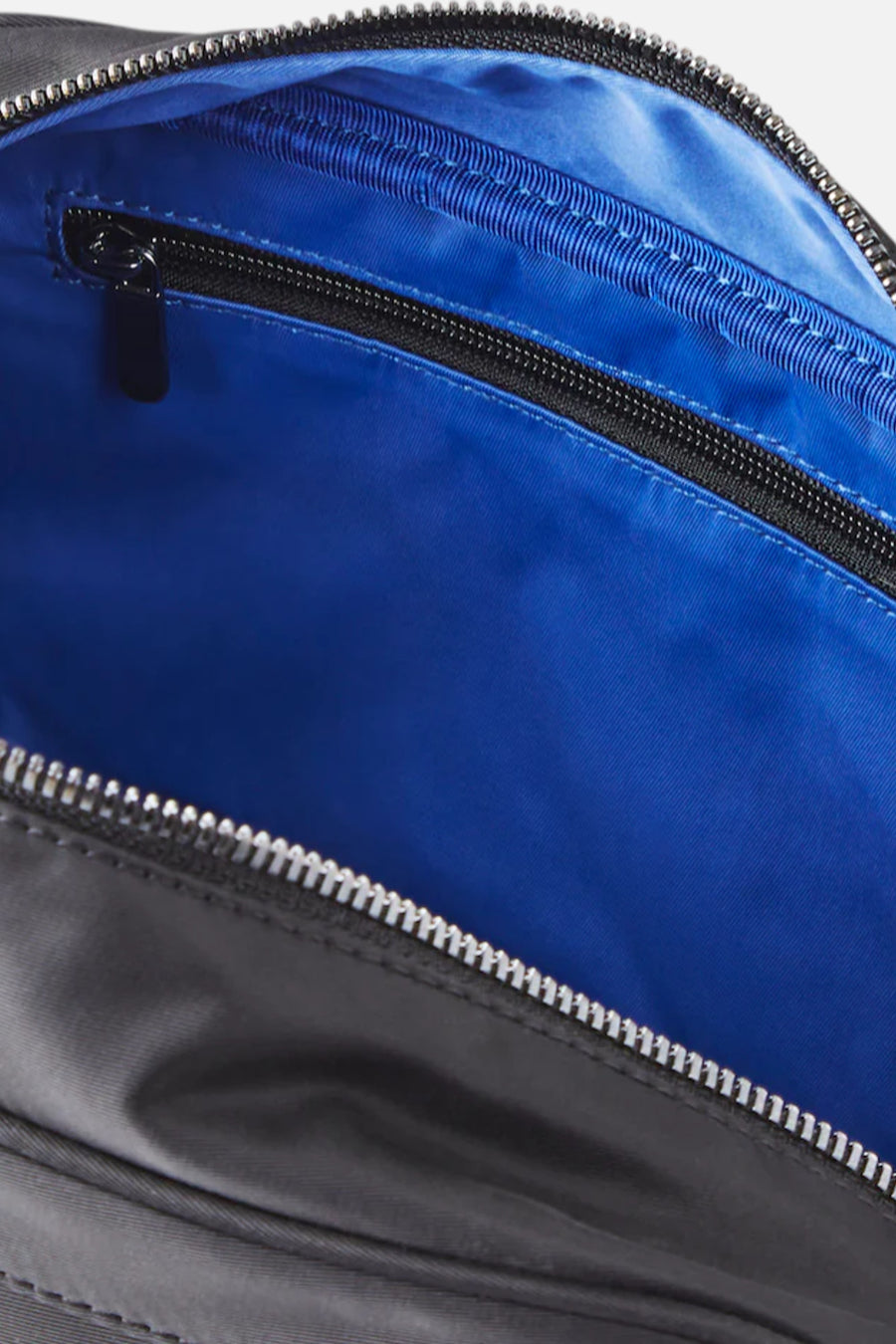 Kusshi Dopp Kit Travel Toiletry Bag – detail