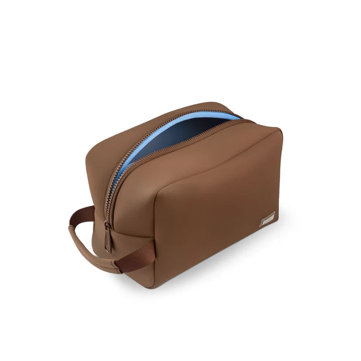 Kusshi Neoprene Dopp Kit in Chocolate Brown – alternate