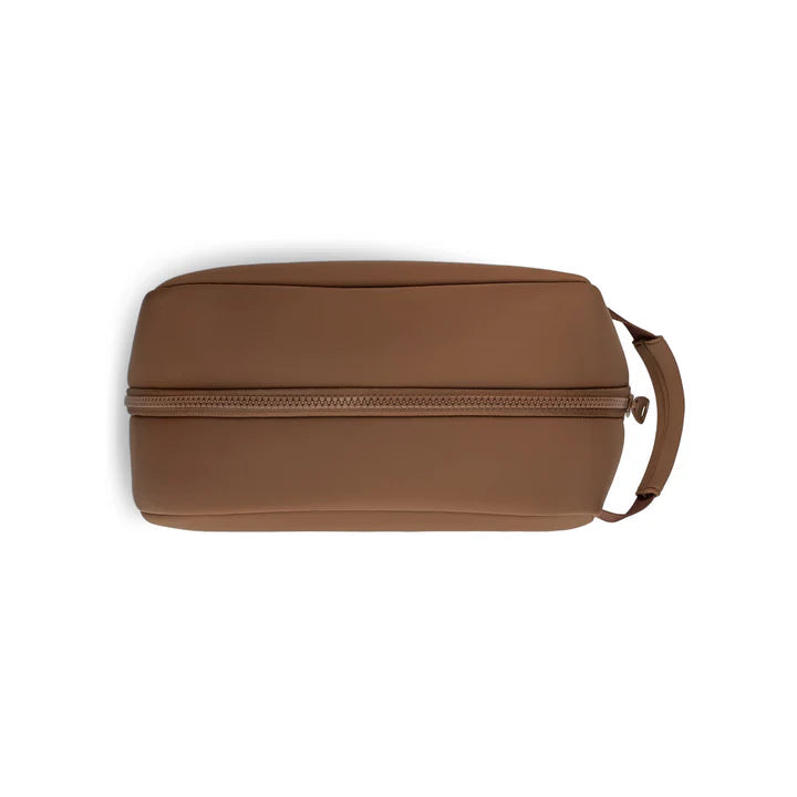 Kusshi Neoprene Dopp Kit in Chocolate Brown – alternate