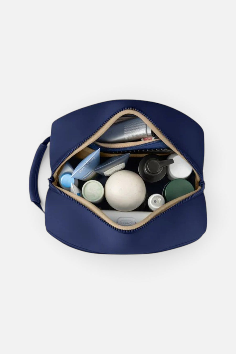 Kusshi Neoprene Dopp Kit in Navy – flat lay