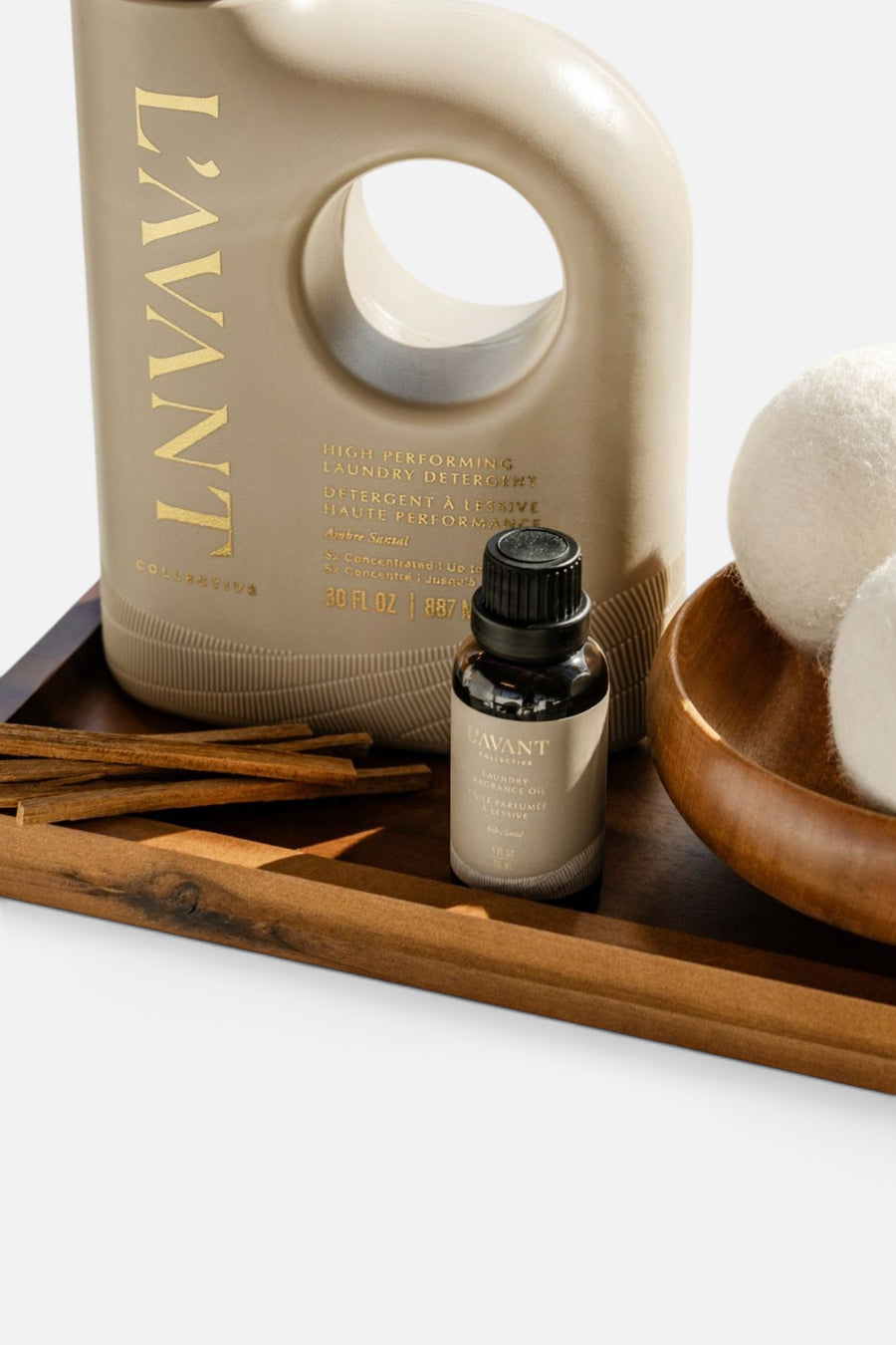 L'Avant Collective High Performing Laundry Detergent in Ambre Santal – detail