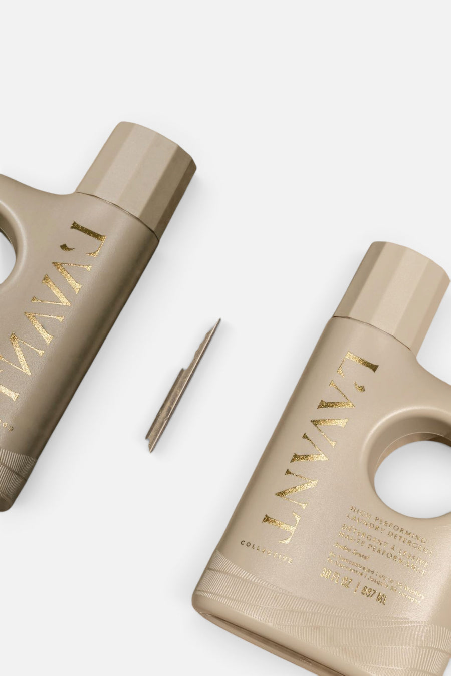 L'Avant Collective High Performing Laundry Detergent in Ambre Santal – side view