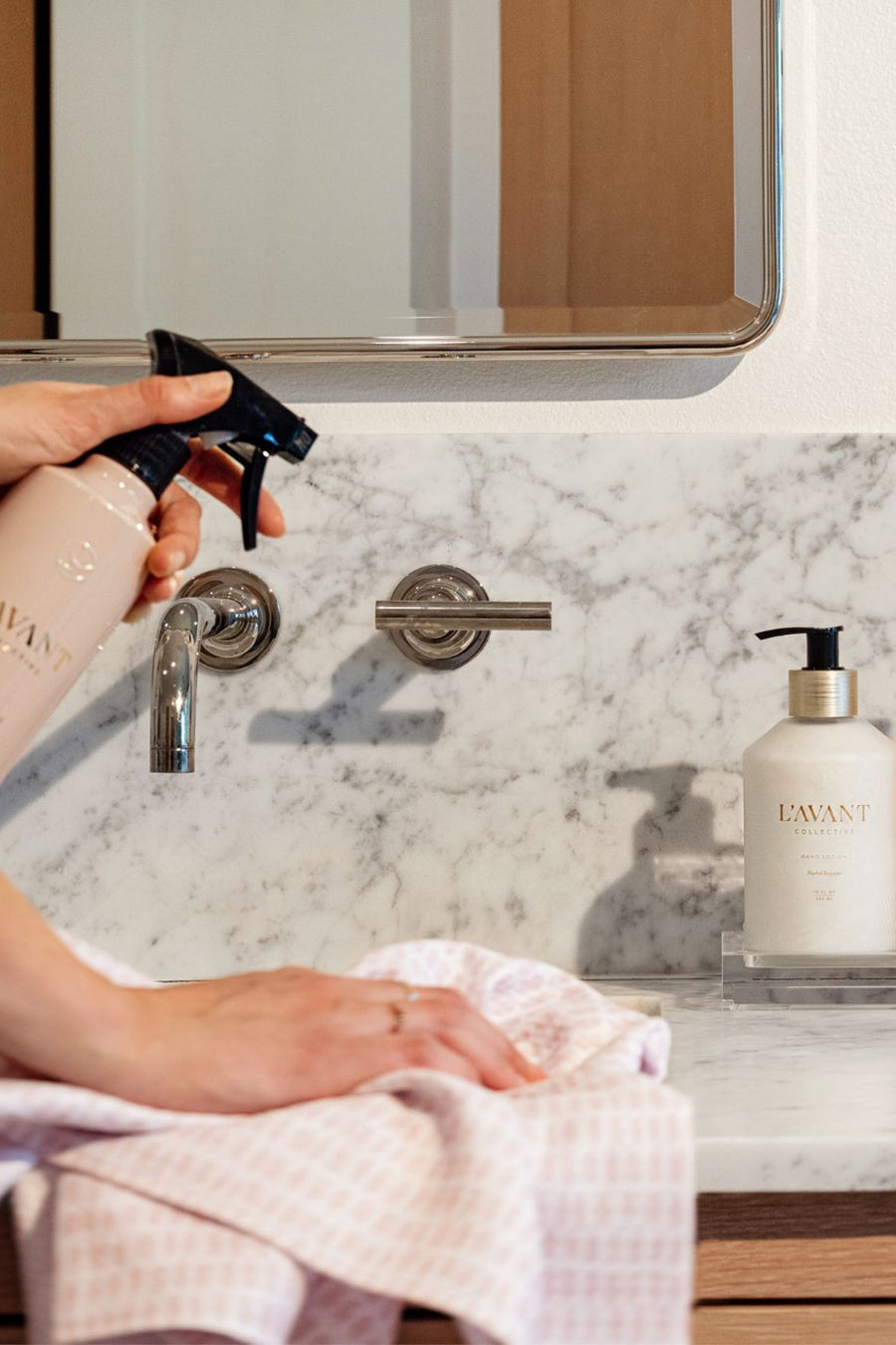L'Avant Collective x Geometry Cleaning Kit in Blushed Bergamot – side view
