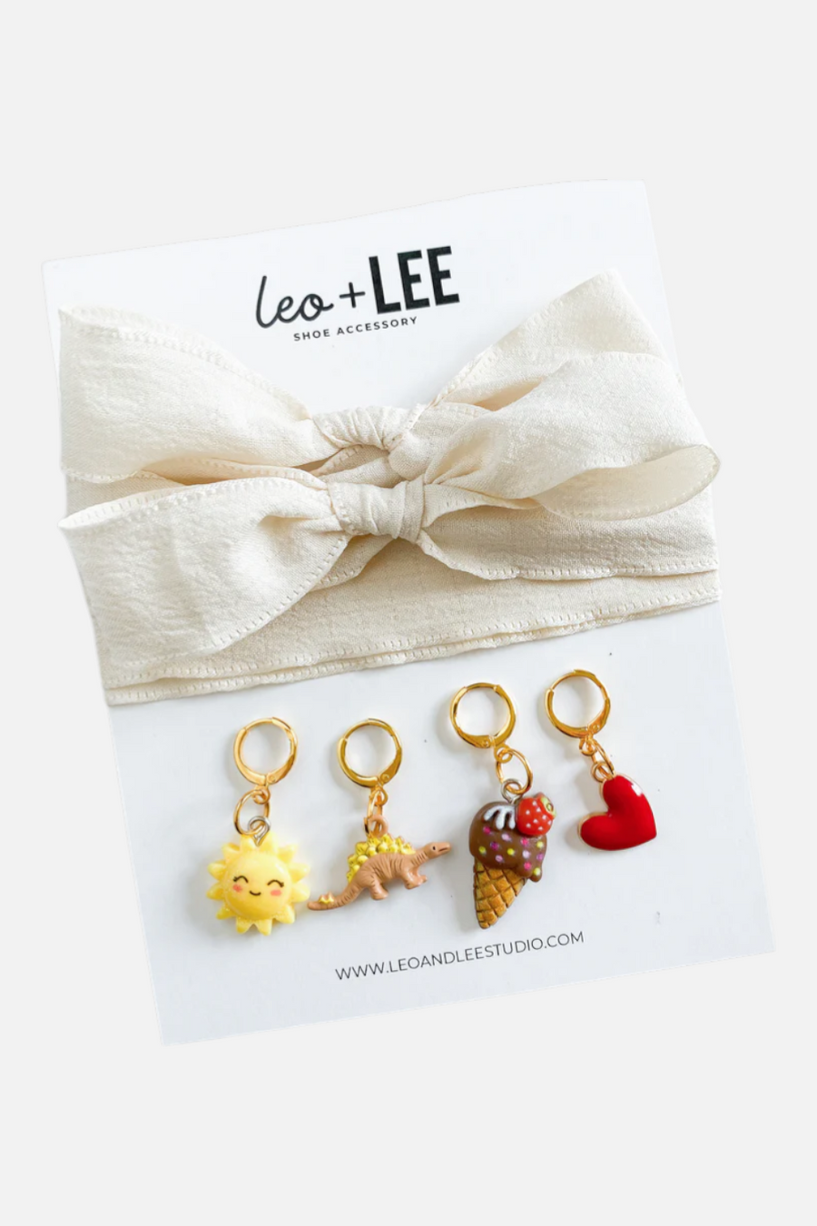 Leo & Lee Kid's Cream Sneaker Laces & Charm Set – front view