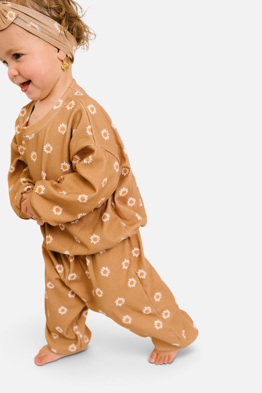 Little Daisy Sweatsuit – alternate