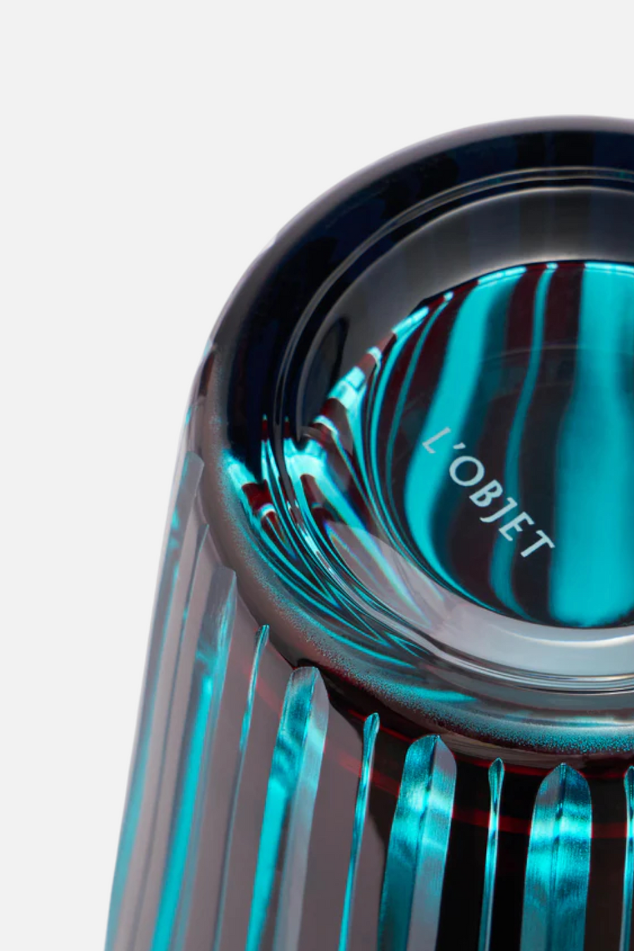 L'Objet Prism Shaker in Bordeaux – side view