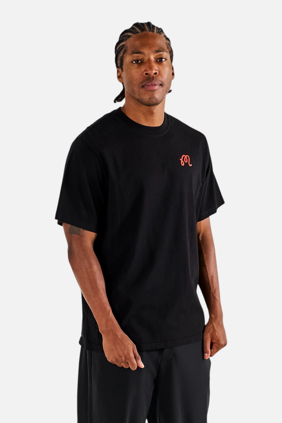 Malbon Golf Bermuda Rooster Tee in Black – detail