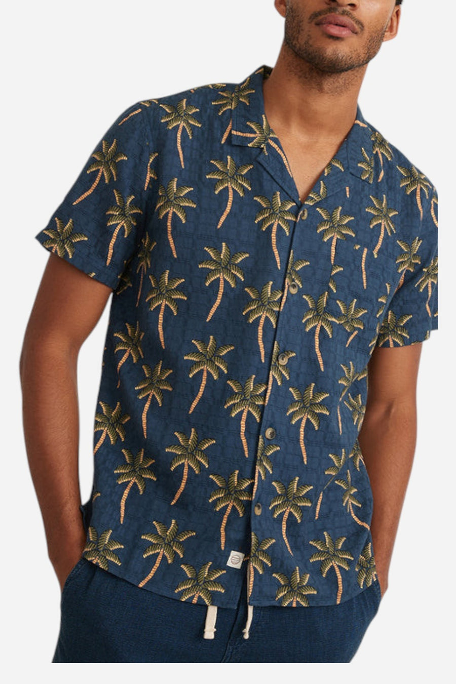Marine Layer Short Sleeve Atlas Textured Shirt in Navy Palm Print – on model