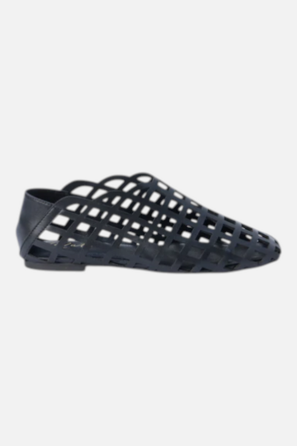 Matisse Cooper Woven Flat in Black