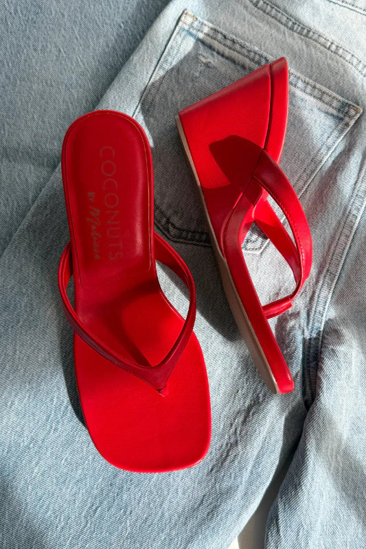 Matisse Murphy Wedge Sandal in Red