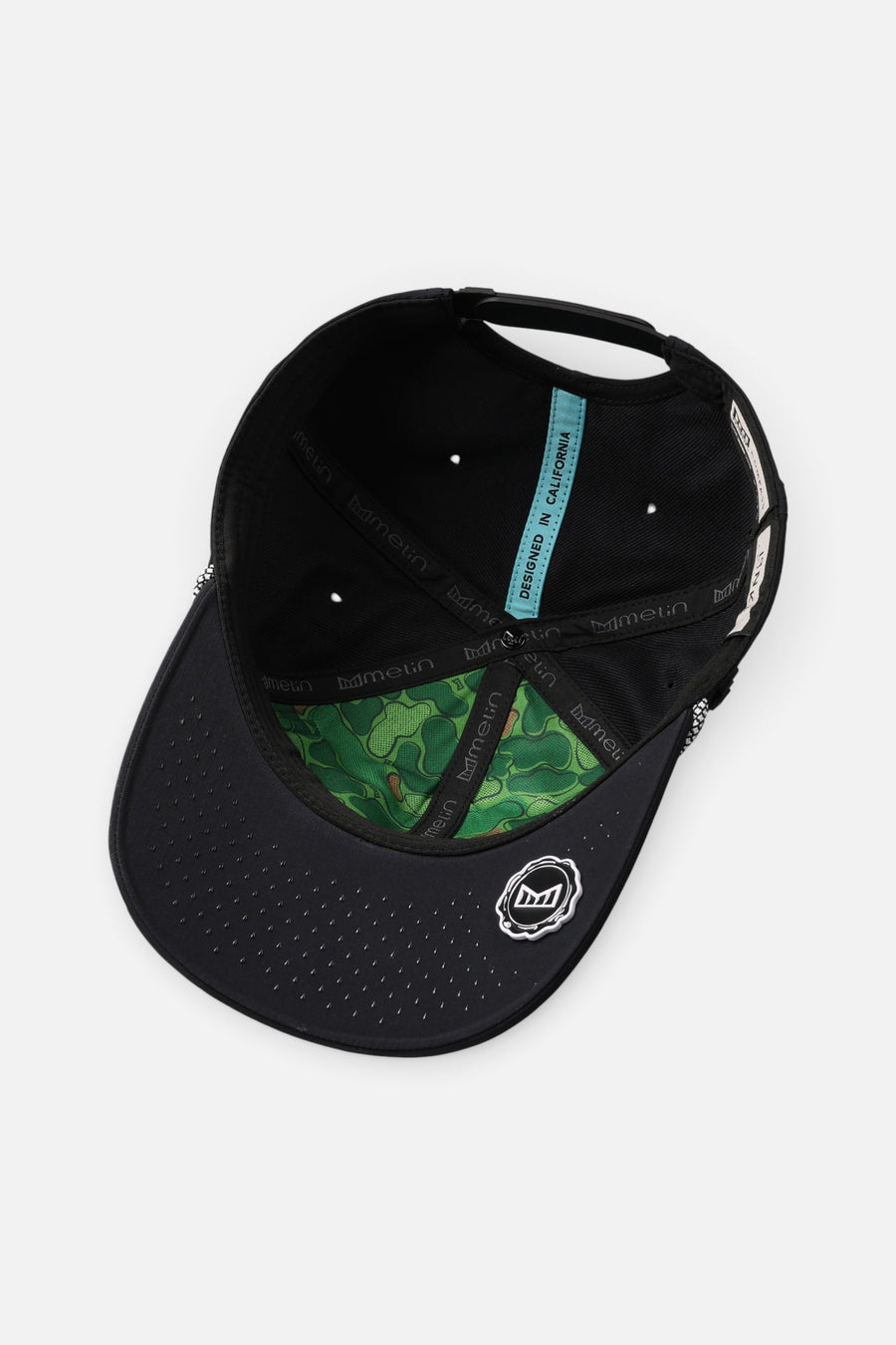 Melin Compass Links Hydro Hat in Black – detail