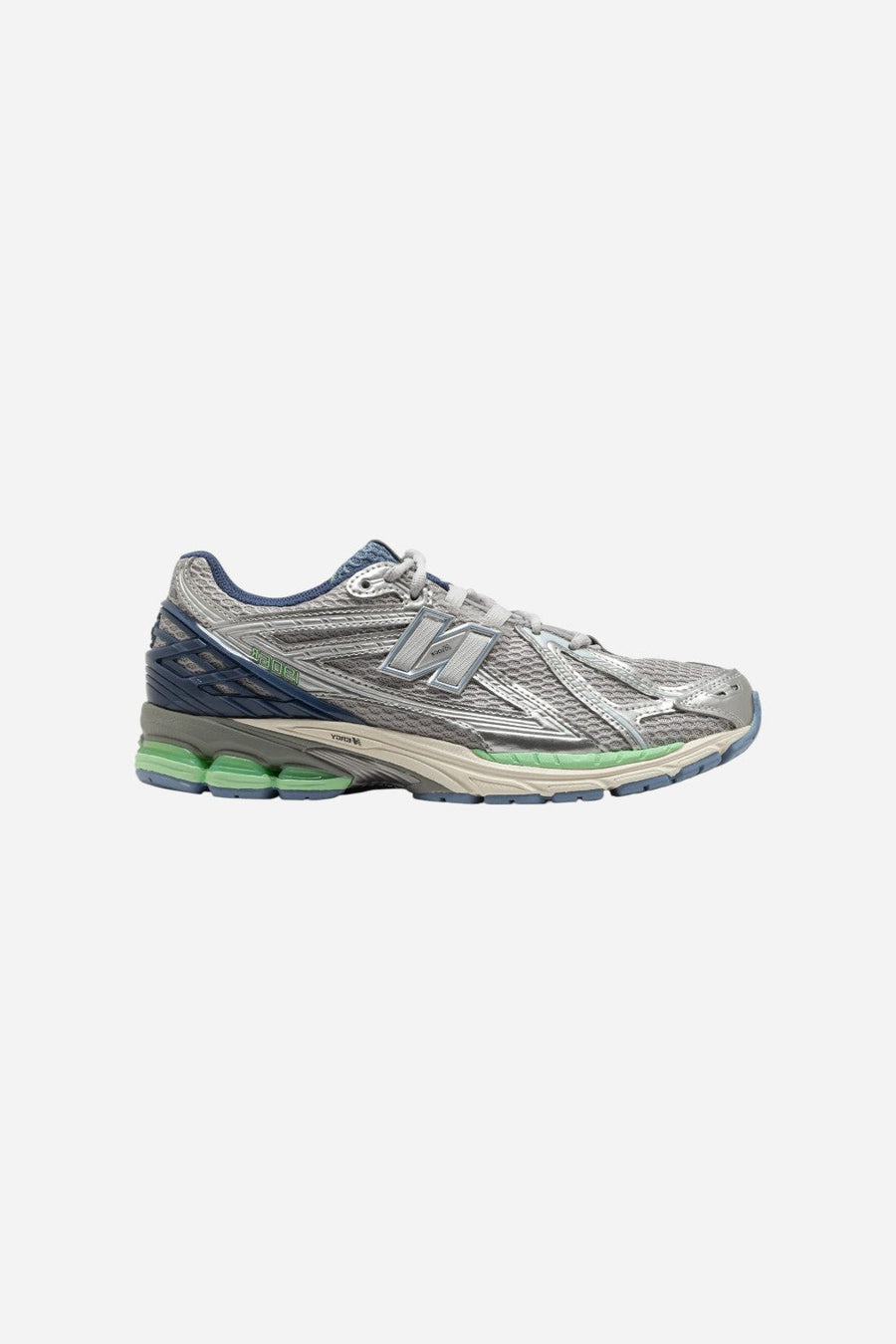 Men's New Balance 1906R in Silver Metallic – front view
