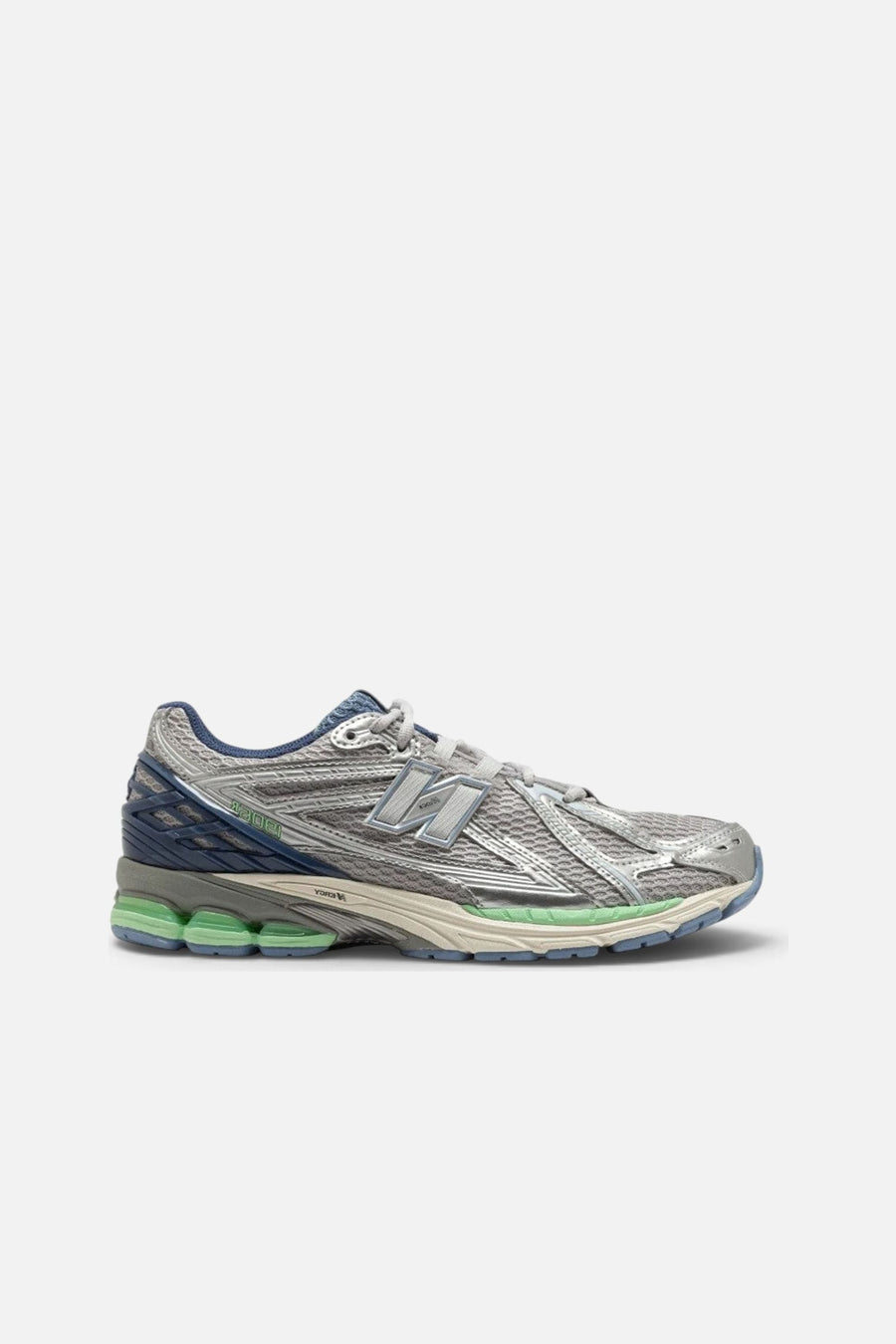 New Balance Men's 1906R in Silver Metallic – side view