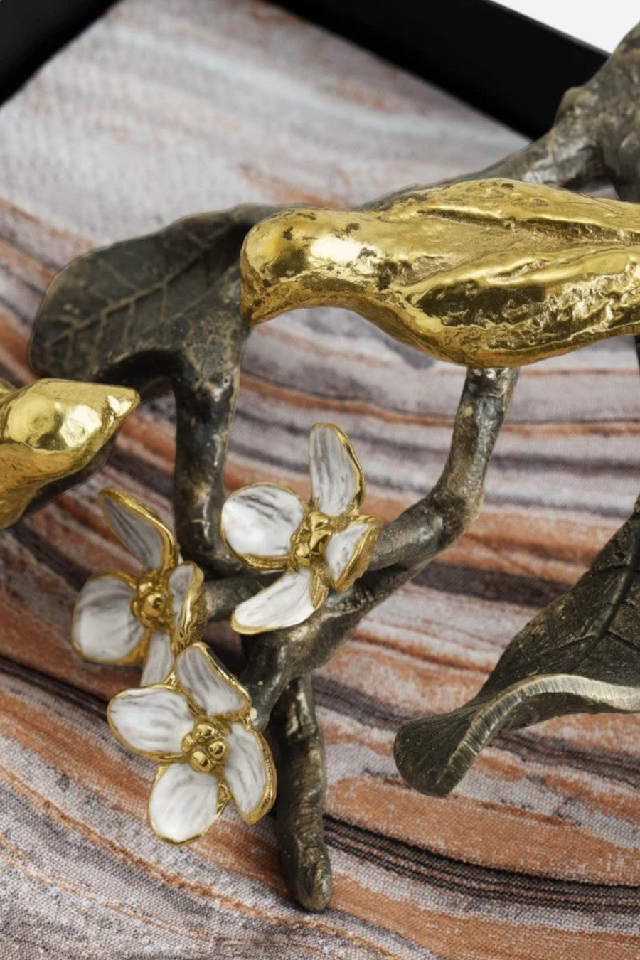 Michael Aram Lovebirds Cocktail Napkin Holder – detail
