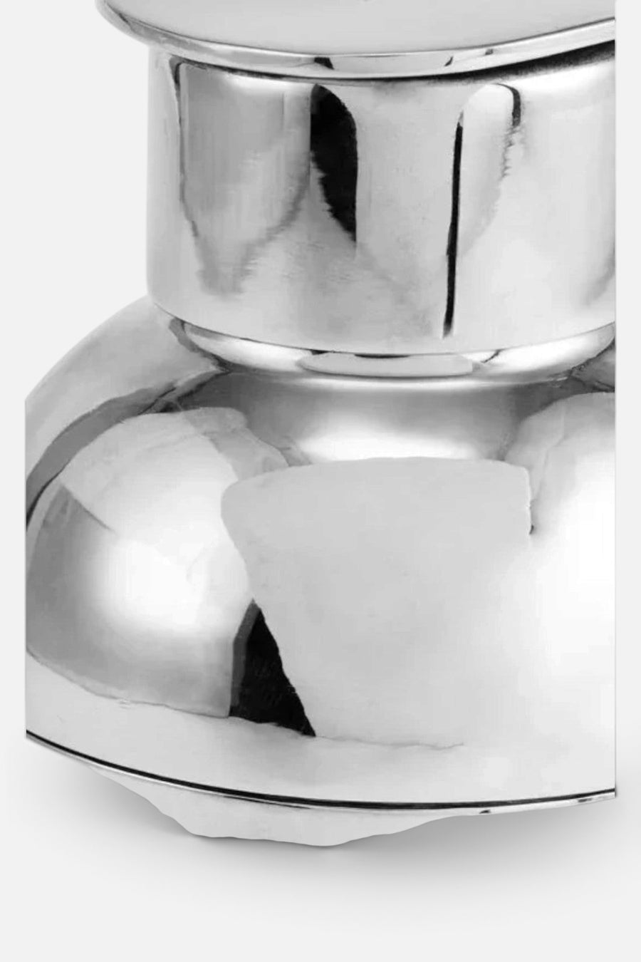 Michael Aram Reflective Cocktail Shaker – detail