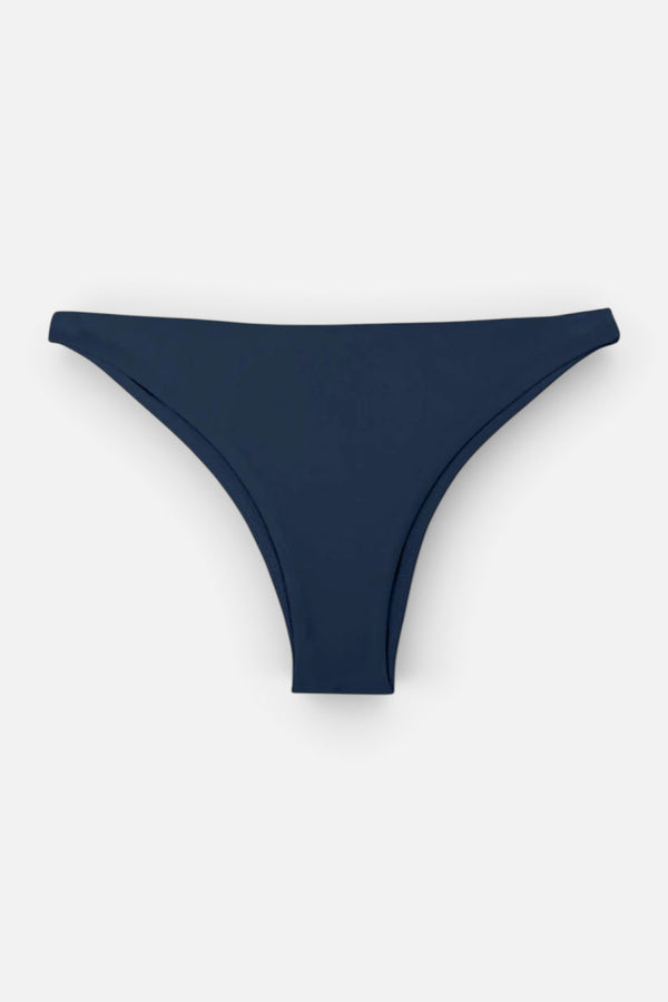 Mikoh Miyako 2 Bottoms In Aquarium