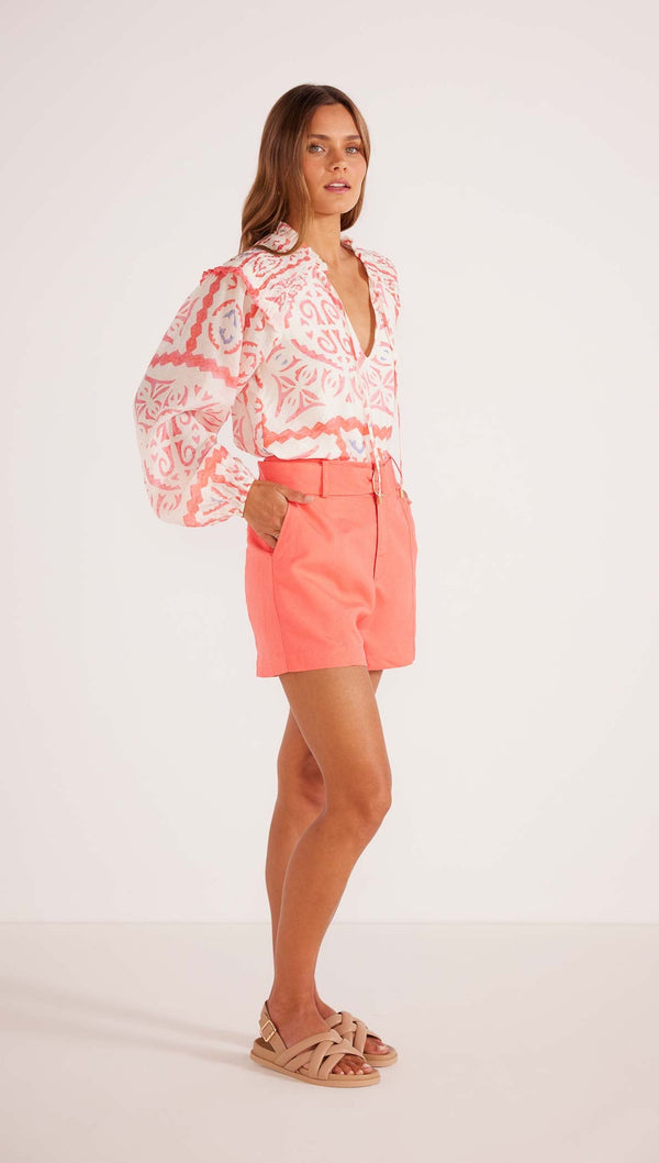 Minkpink Lila Belted Linen Shorts in Pink – side view