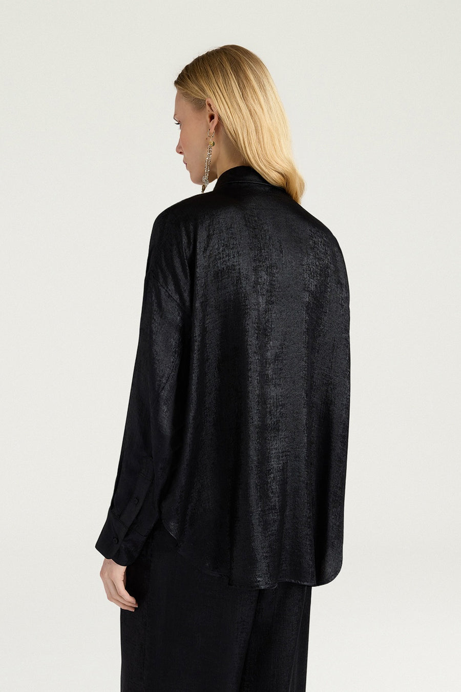 Momoni Women's Bilancia Bis Shirt in Nero – back view