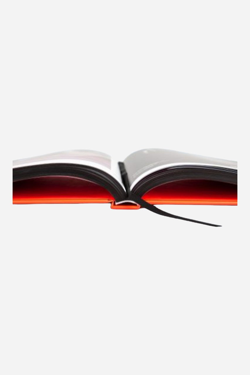 National Book Network The Fashion Yearbook 2021: Best of Campaigns, Editorials, and Covers – back view
