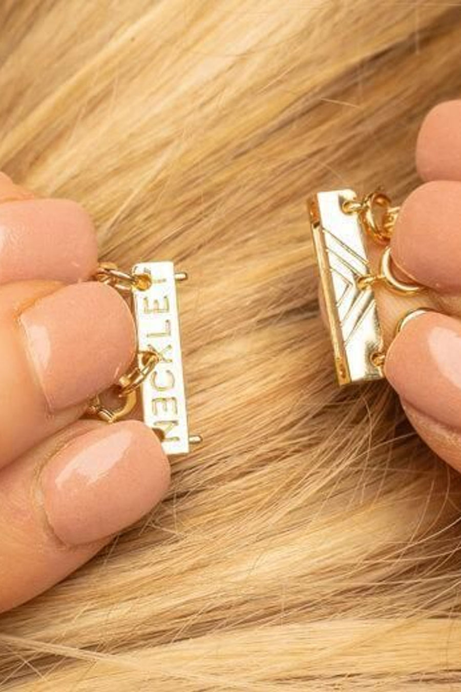 Necklet Stainless Steel Gold Triple Layering Clasp – detail