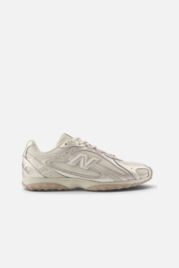 New Balance 204L Sneaker in Timberwolf