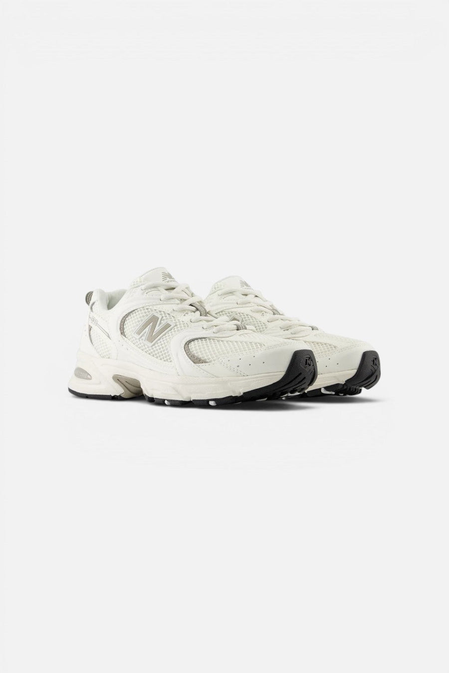 New Balance Unisex 530 Sneaker in Sea Salt and Arid Stone – front view