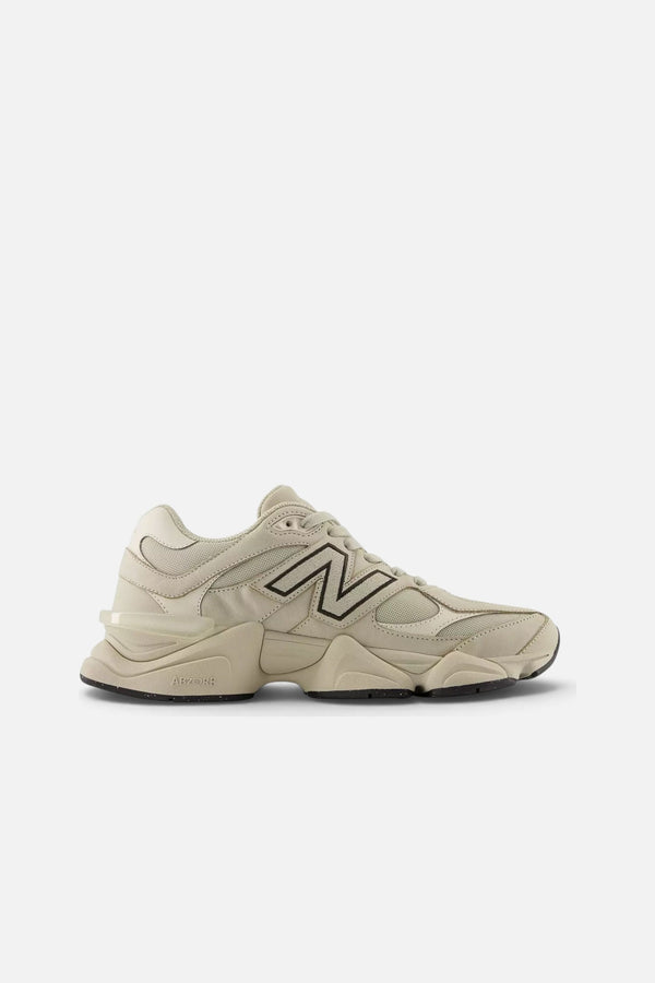 New Balance Unisex 9060 Sneaker in Shipyard