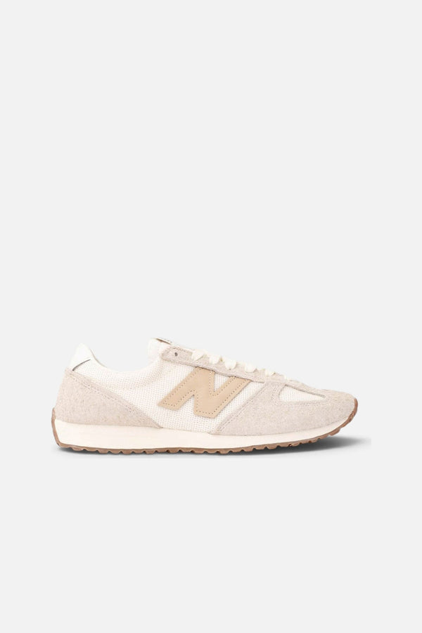 New Balance Women's 471 Sneaker in Angora