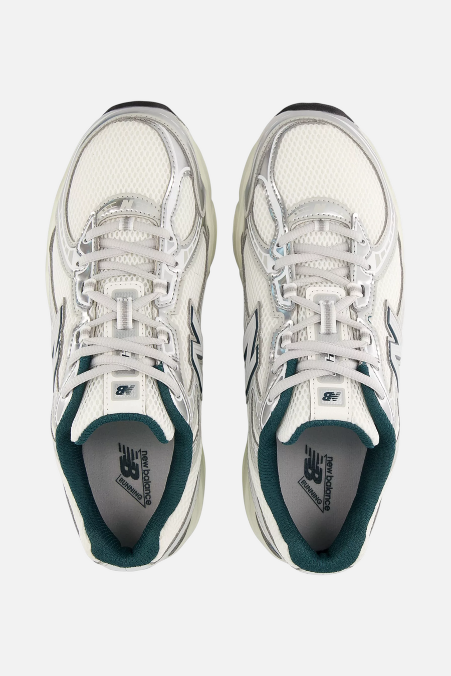 New Balance Women's 740 in Medusa Green – detail