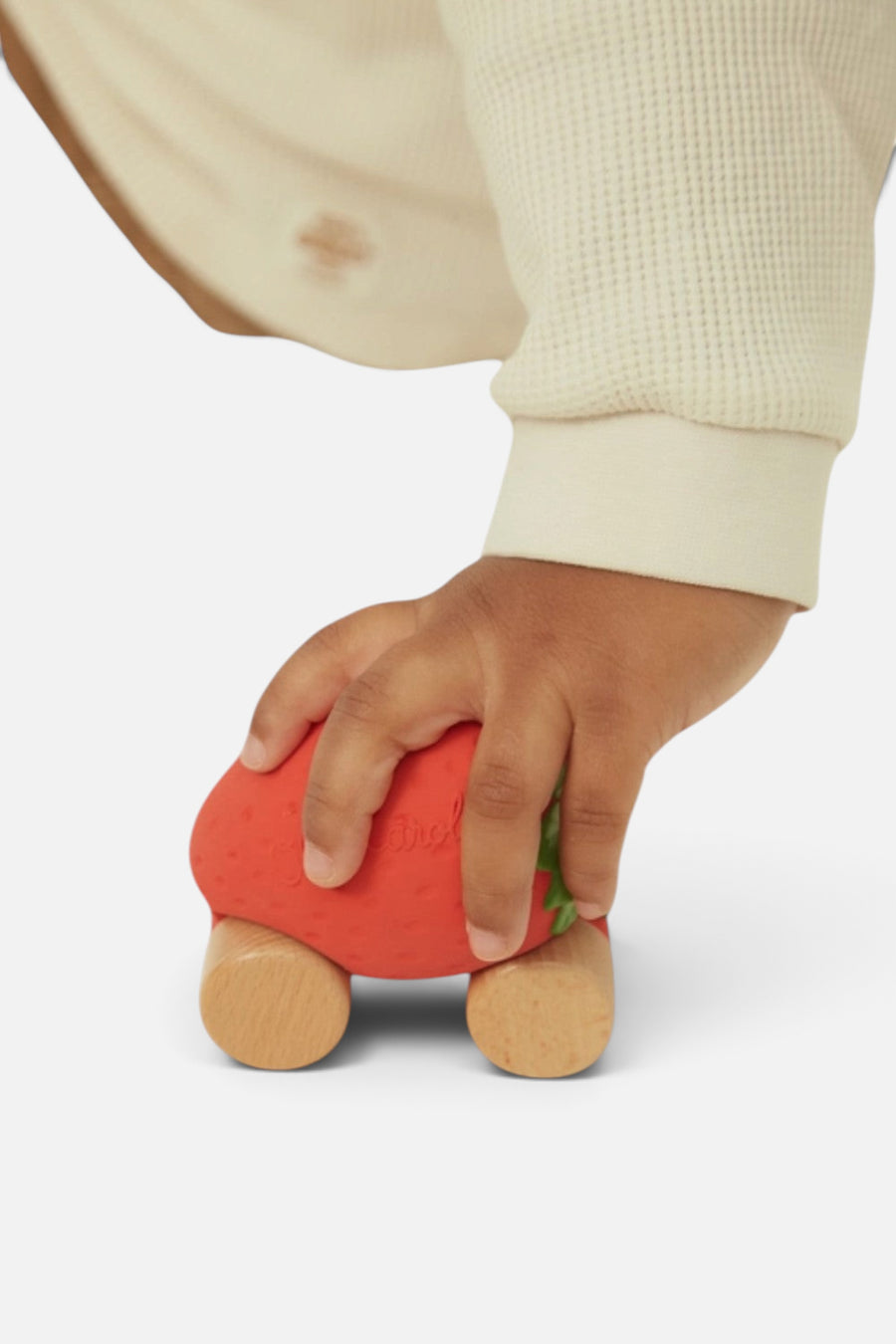 Oli & Carol Sweetie The Strawberry Baby Car – alternate