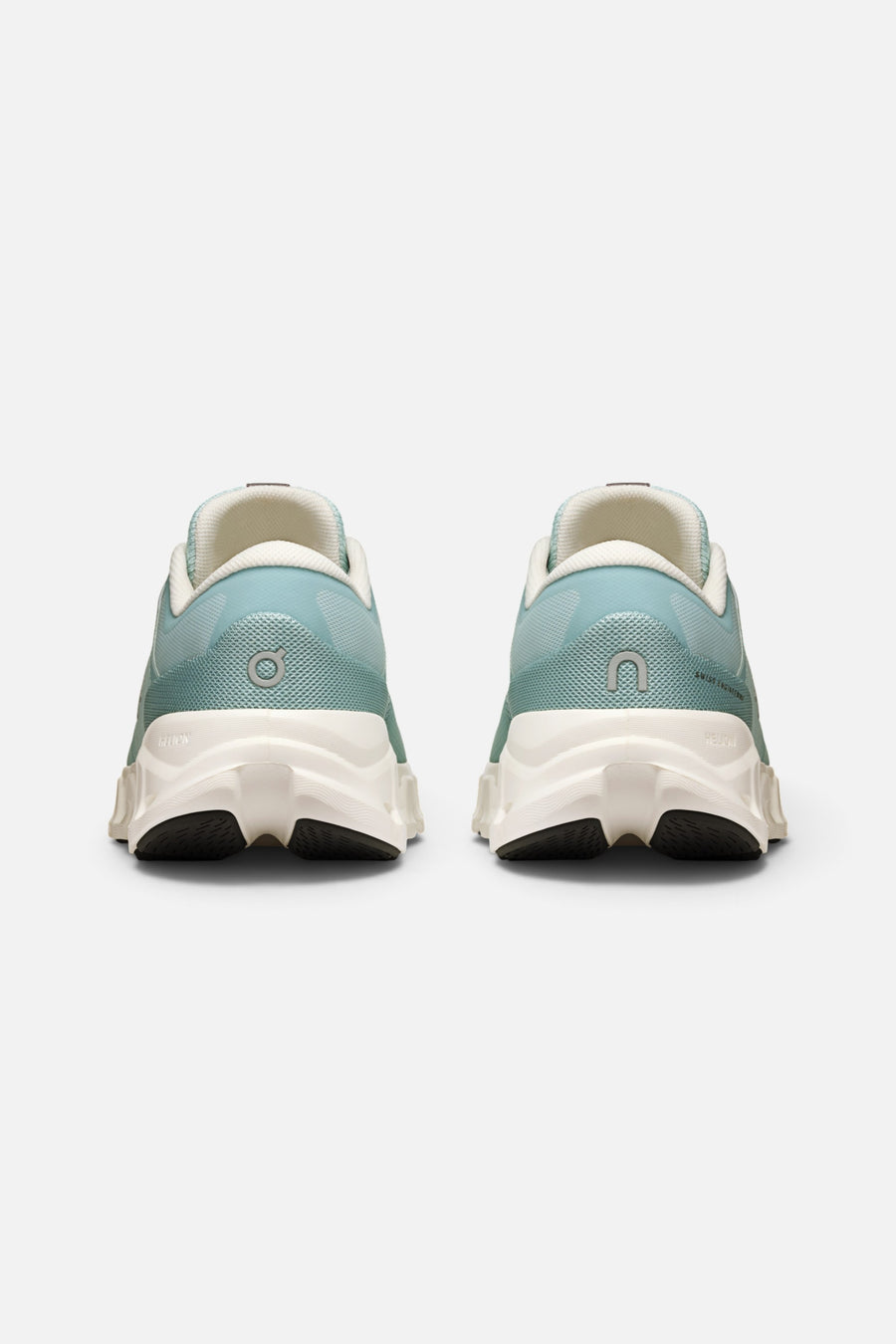 On Running Cloud X 5 in Brook | Ivory – flat lay