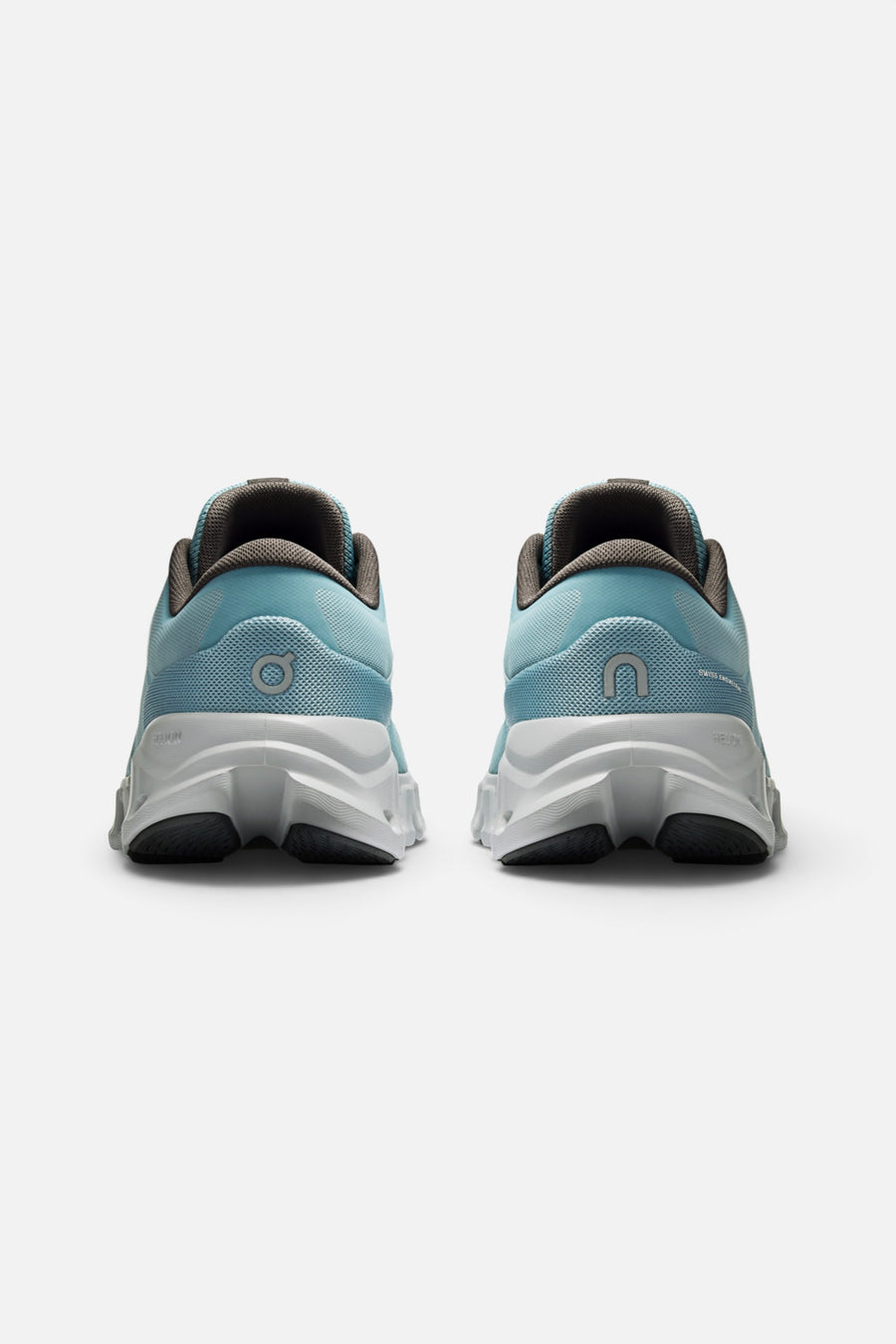 On Running Cloud X 5 in Wash | Glacier – flat lay